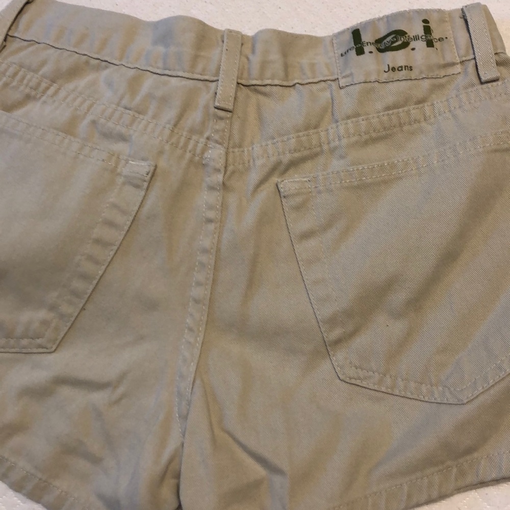 Shorts - Picture 6 of 6